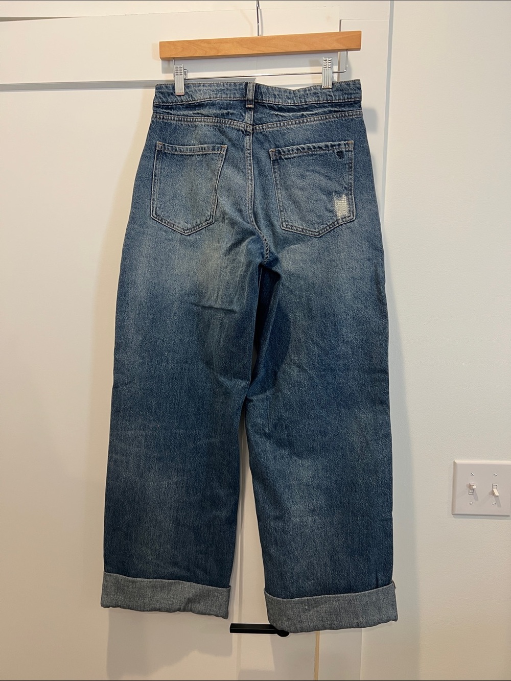 Pilcro Sloane Low Rise Distressed Slouchy Jeans Cuffed Hem - Picture 5 of 9
